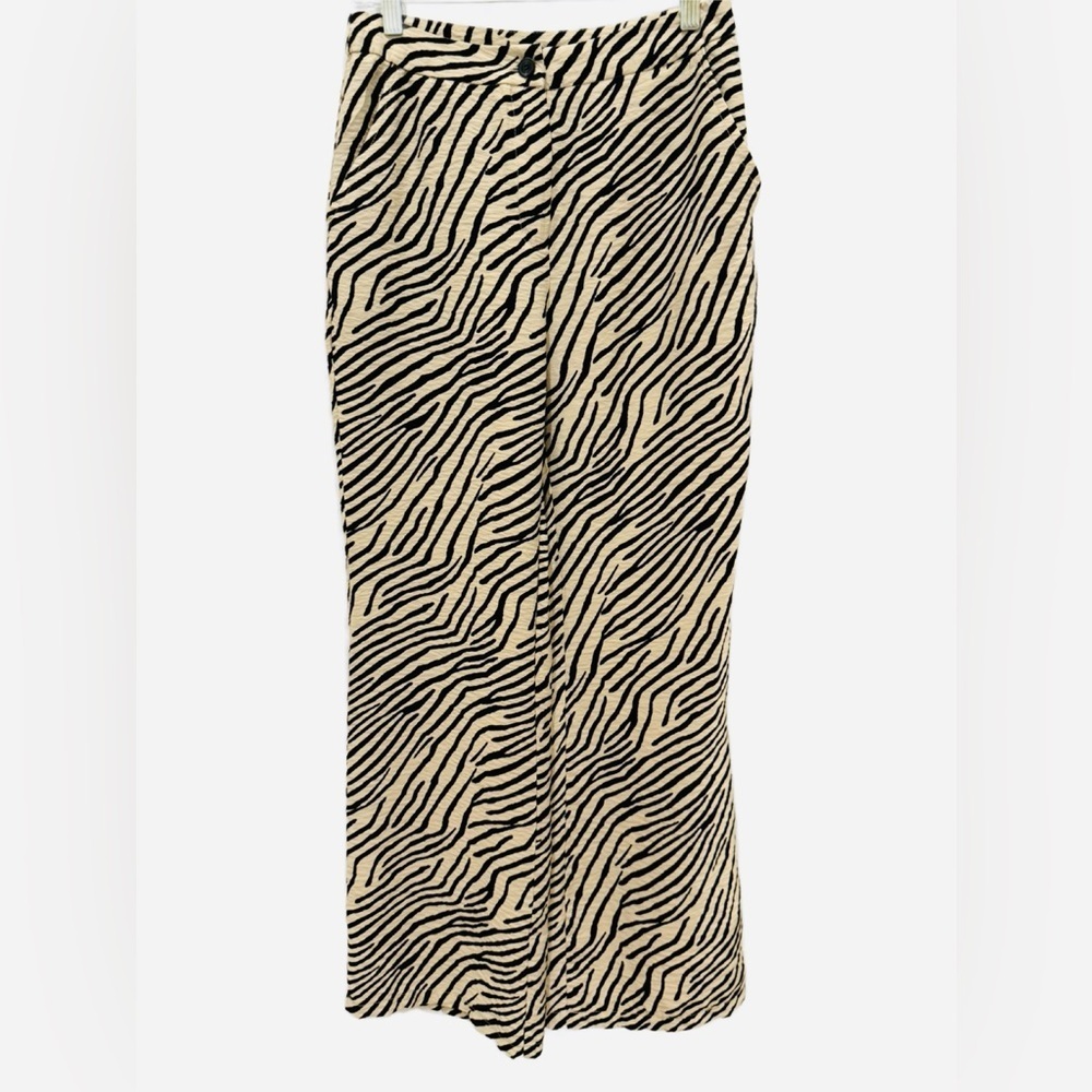 Sincerely Jules Black and Tan Zebra pants. Medium